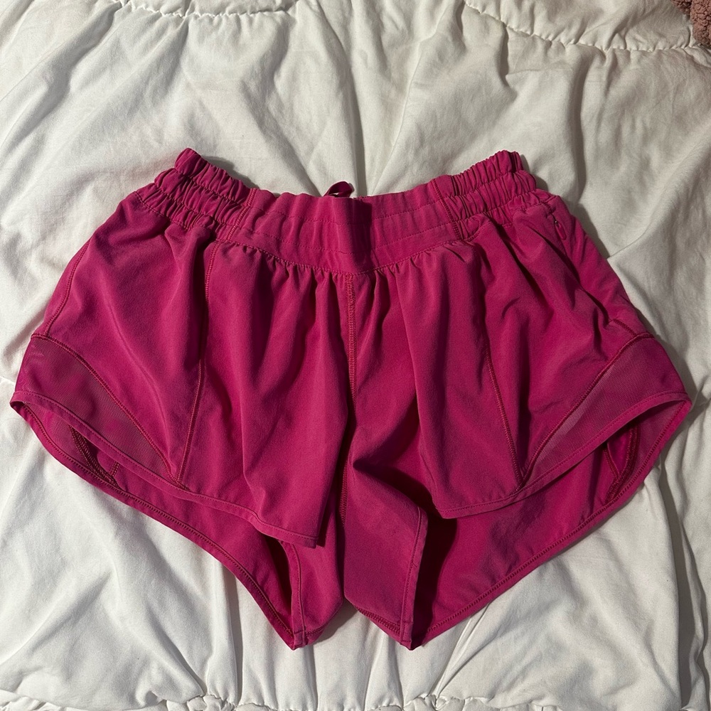 Lululemon Hotty Hot low rise lined shorts 2.5” - hot pink - size 6